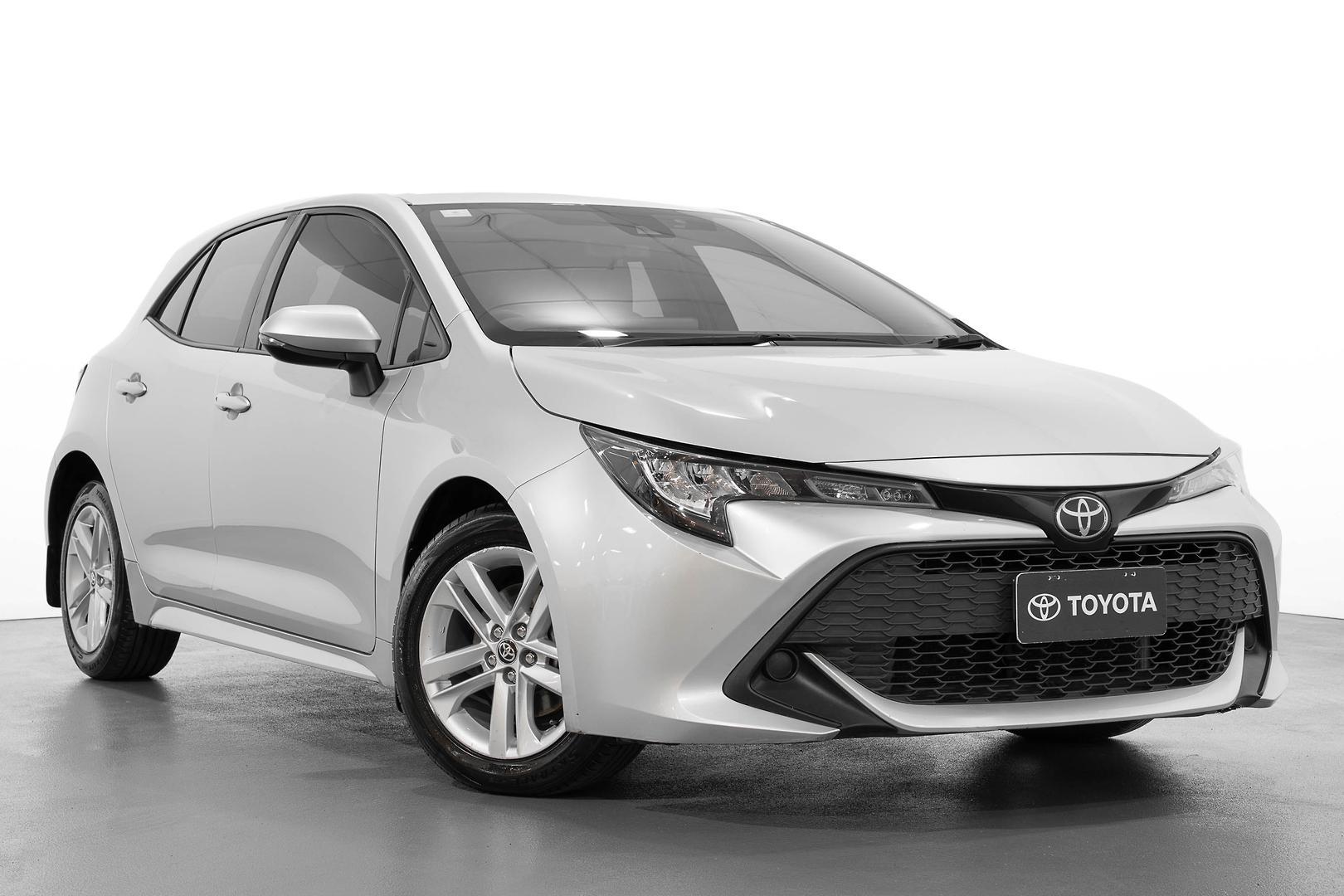 2020 Toyota Corolla Ascent Sport in Silver