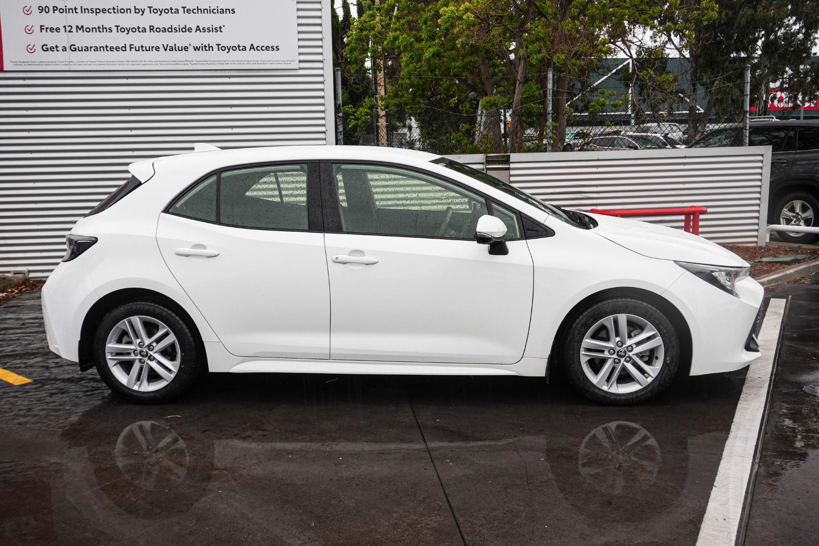 2019 Toyota Corolla Ascent Sport in White