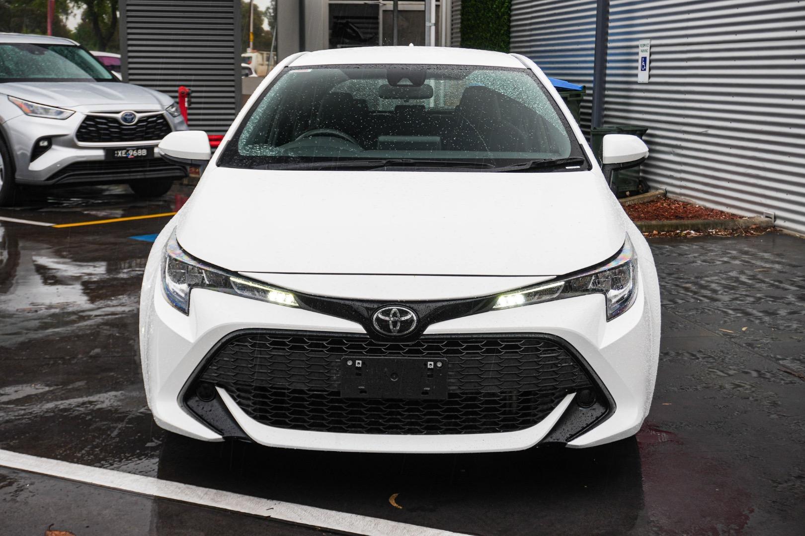 2019 Toyota Corolla Ascent Sport in White