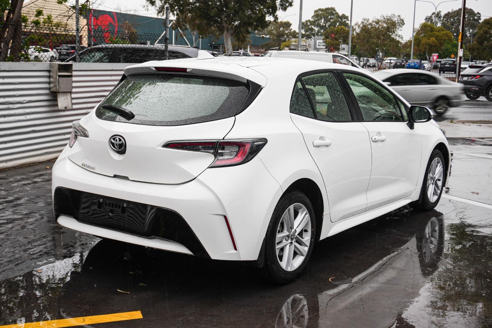 2019 Toyota Corolla Ascent Sport in White