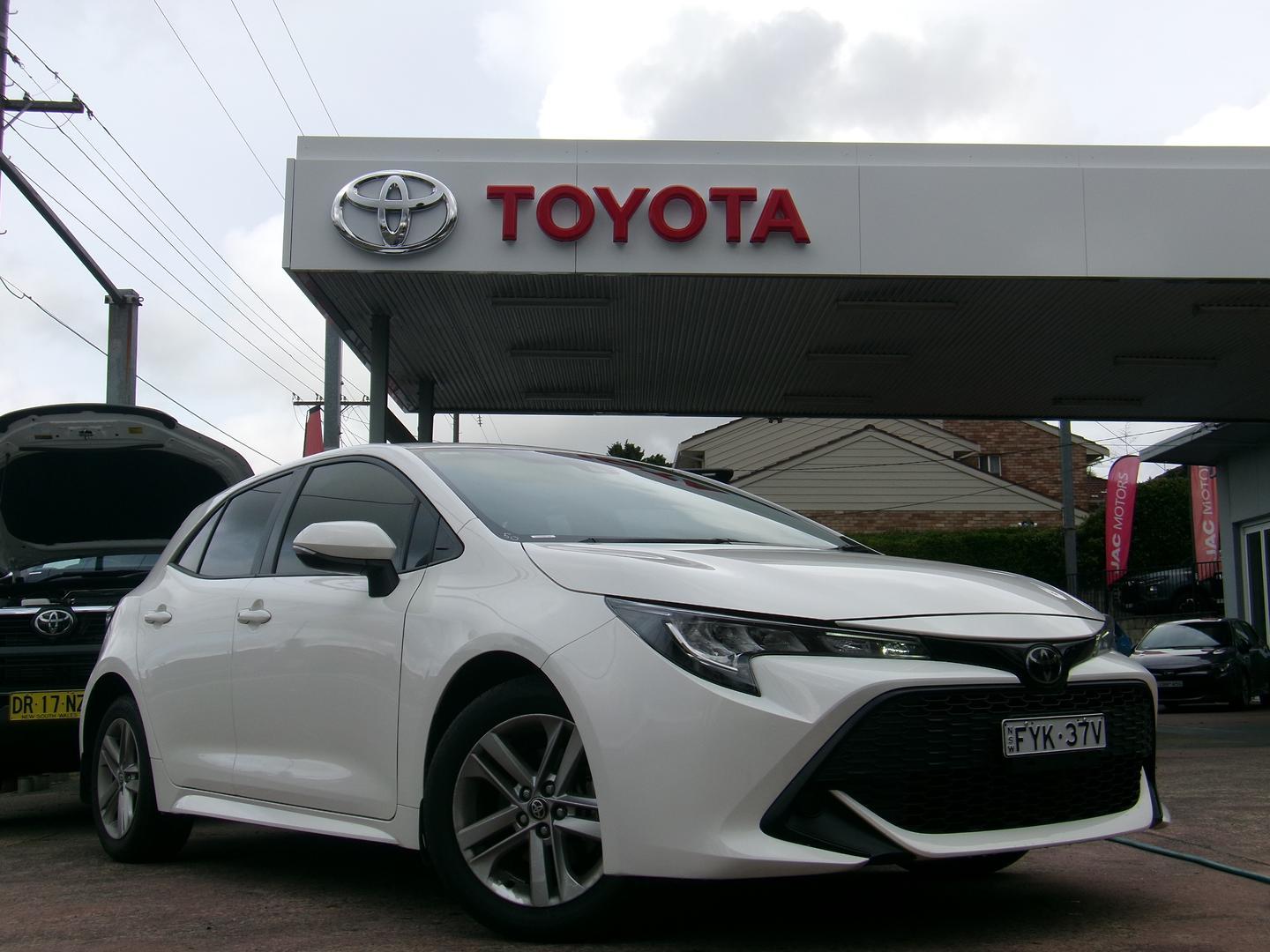 2020 Toyota Corolla Ascent Sport in White