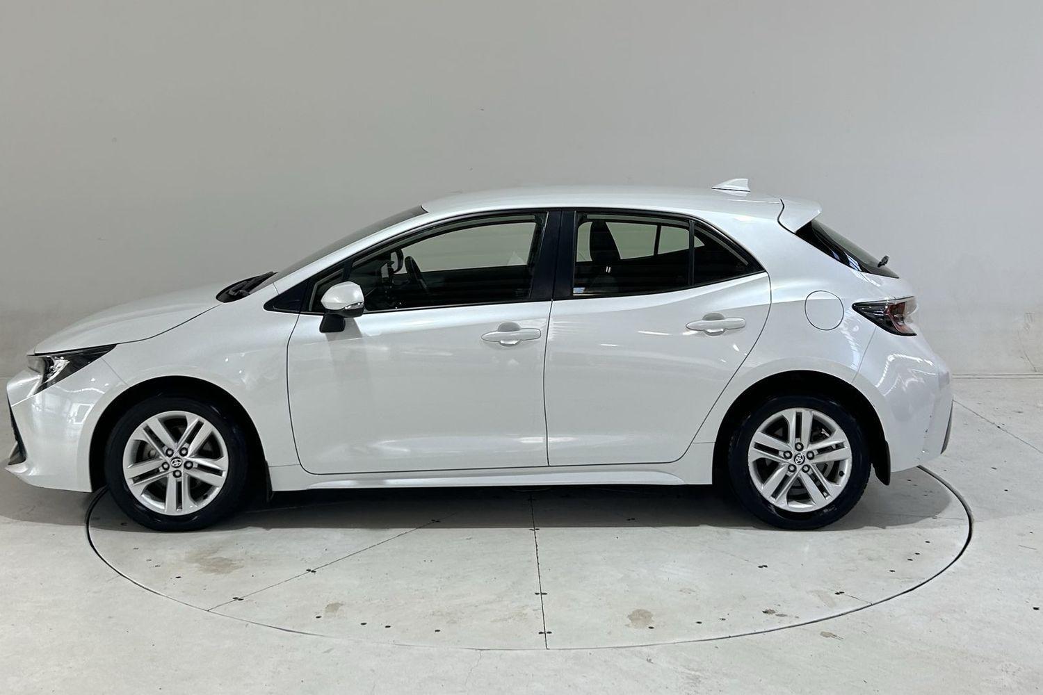 2021 Toyota Corolla Ascent Sport in White