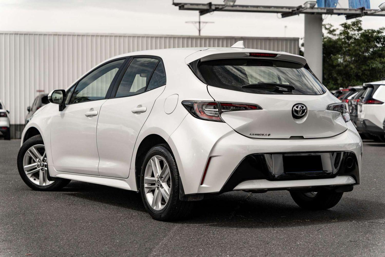 2020 Toyota Corolla Ascent Sport in White