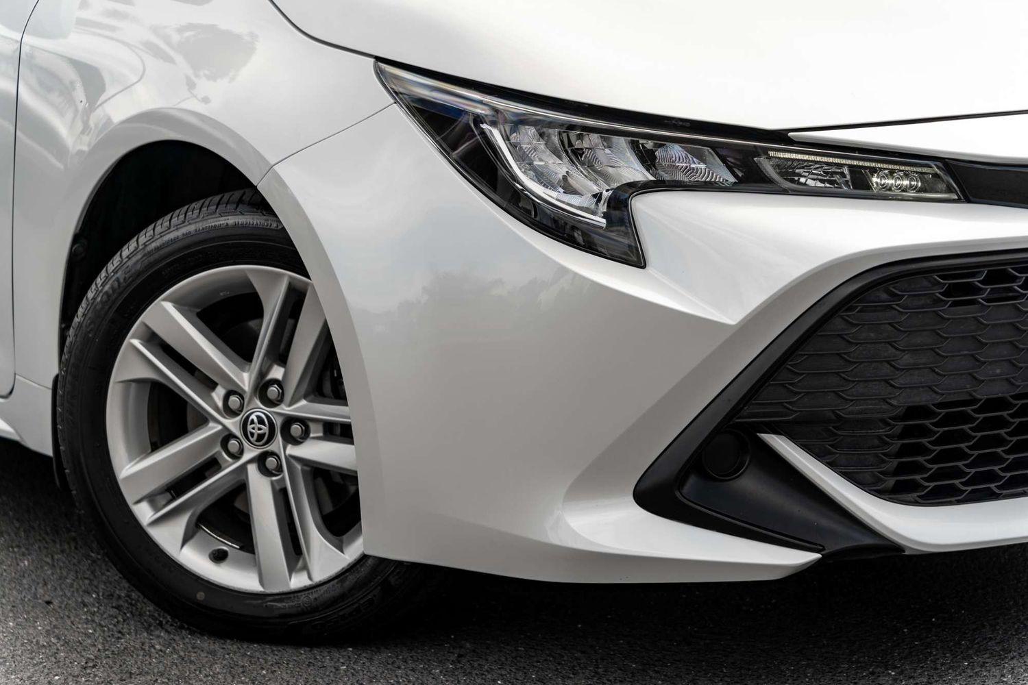 2020 Toyota Corolla Ascent Sport in White