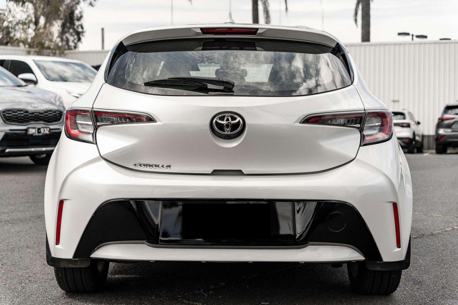 2020 Toyota Corolla Ascent Sport in White