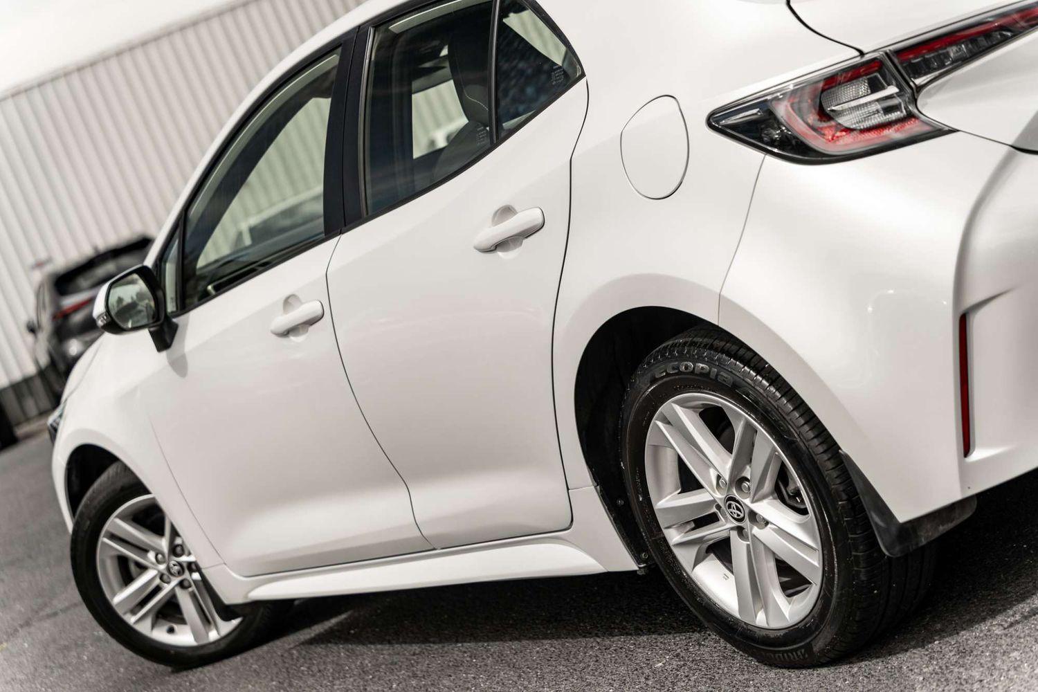 2020 Toyota Corolla Ascent Sport in White