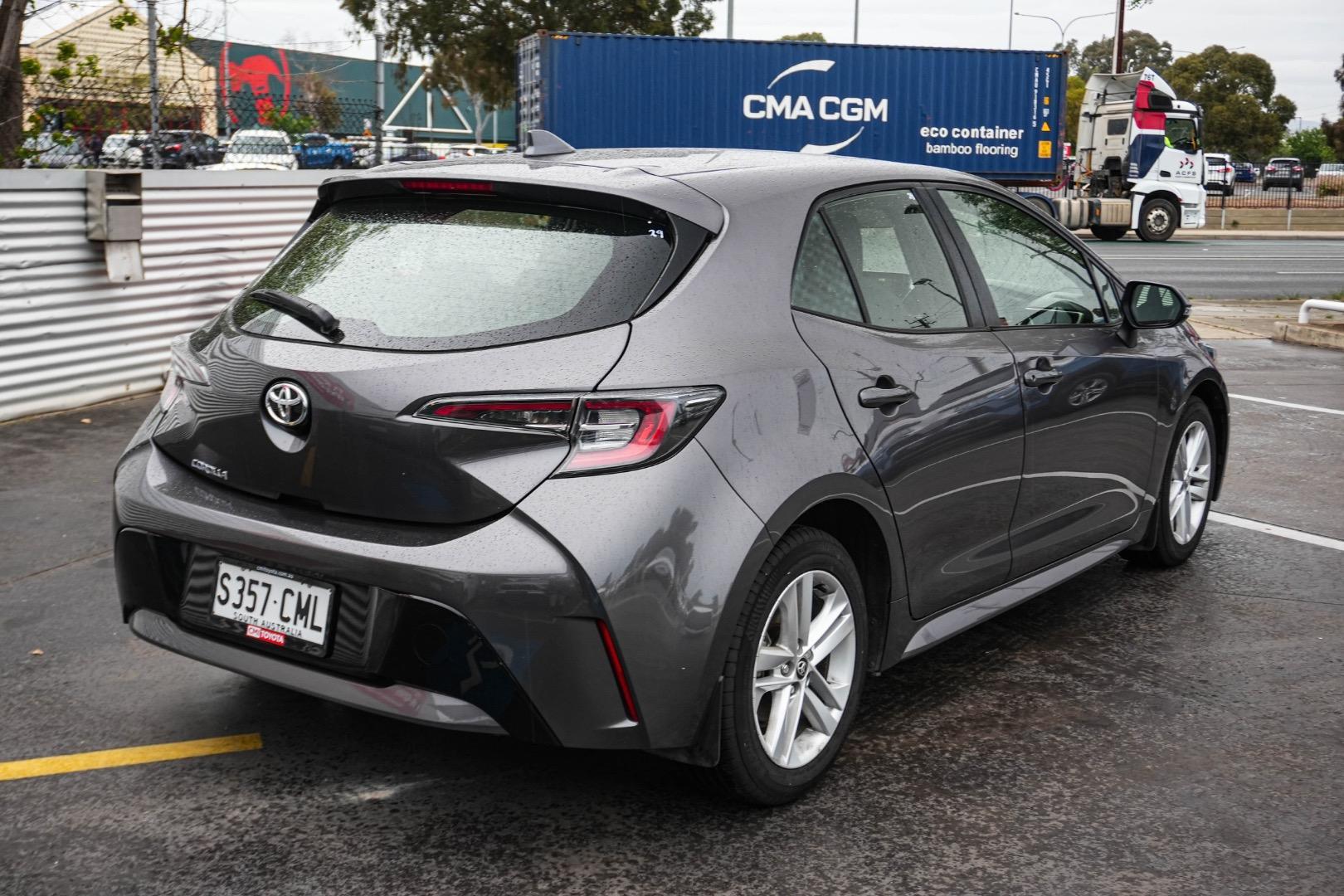 2021 Toyota Corolla Ascent Sport in Silver