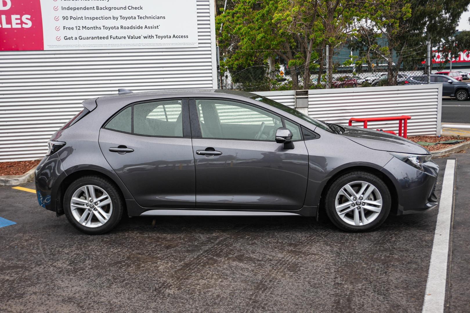 2021 Toyota Corolla Ascent Sport in Silver