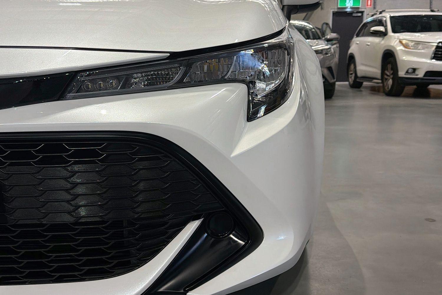 2021 Toyota Corolla Ascent Sport in White