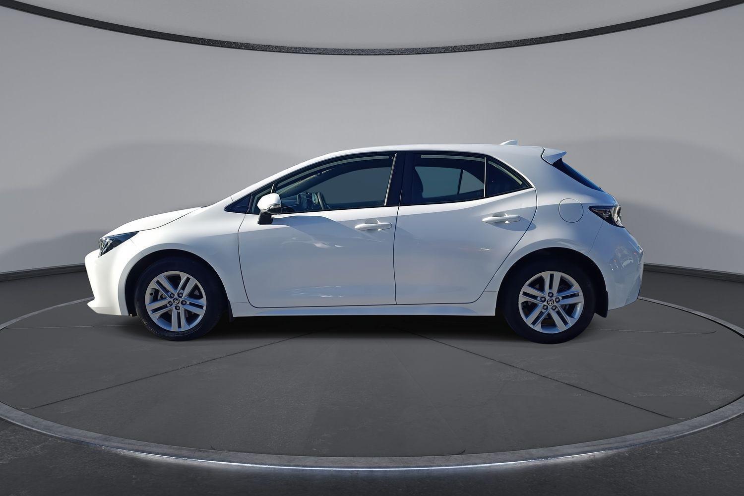 2021 Toyota Corolla Ascent Sport in White