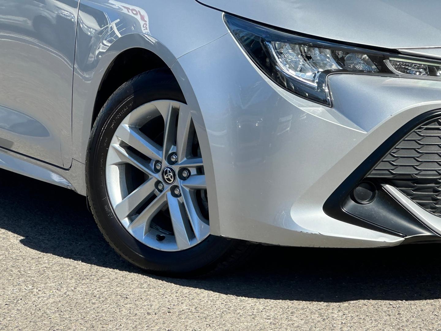 2021 Toyota Corolla Ascent Sport in Silver