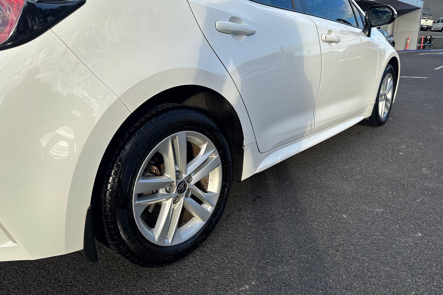 2020 Toyota Corolla Ascent Sport in White