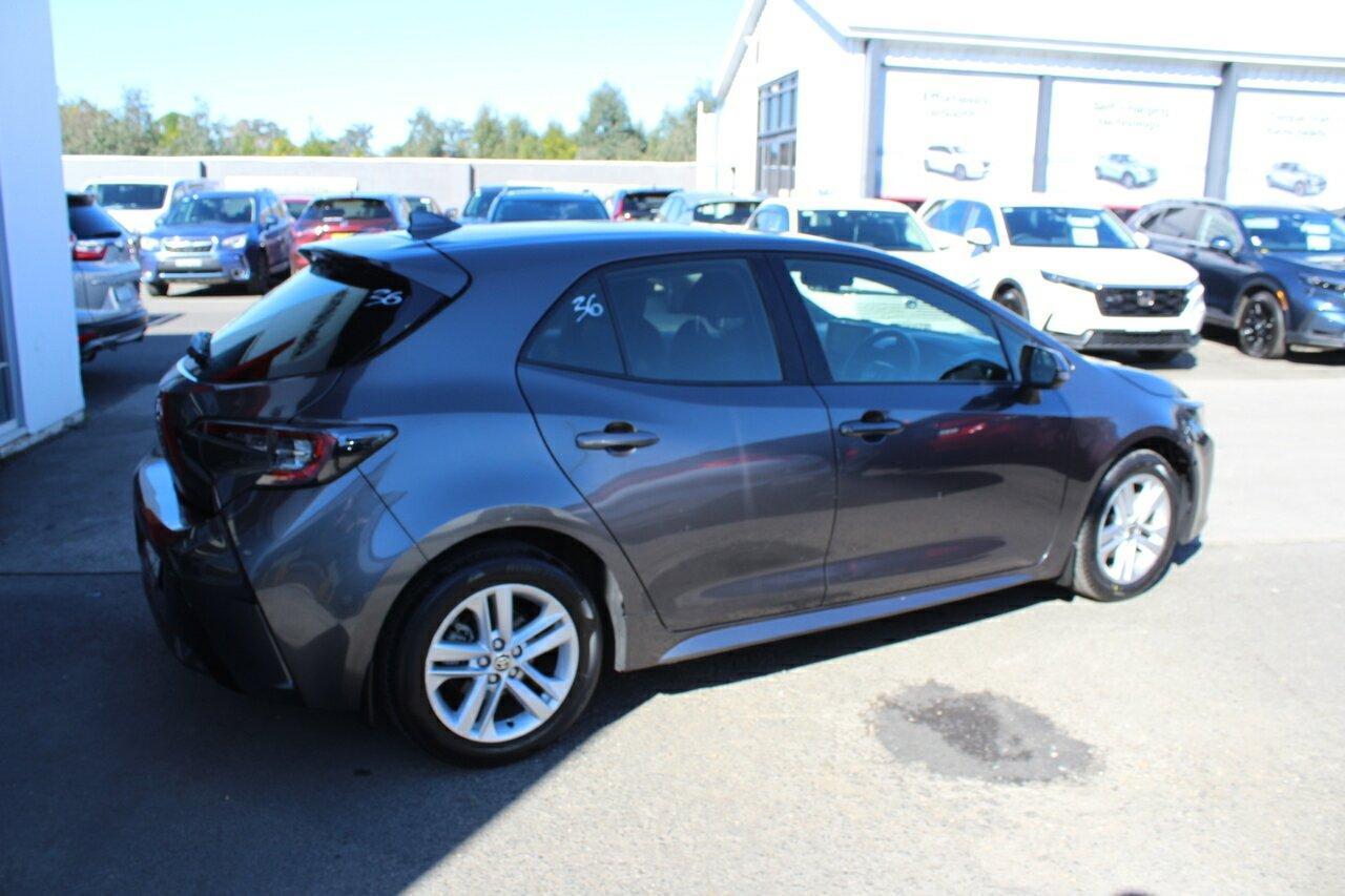 2021 Toyota Corolla Ascent Sport in Silver