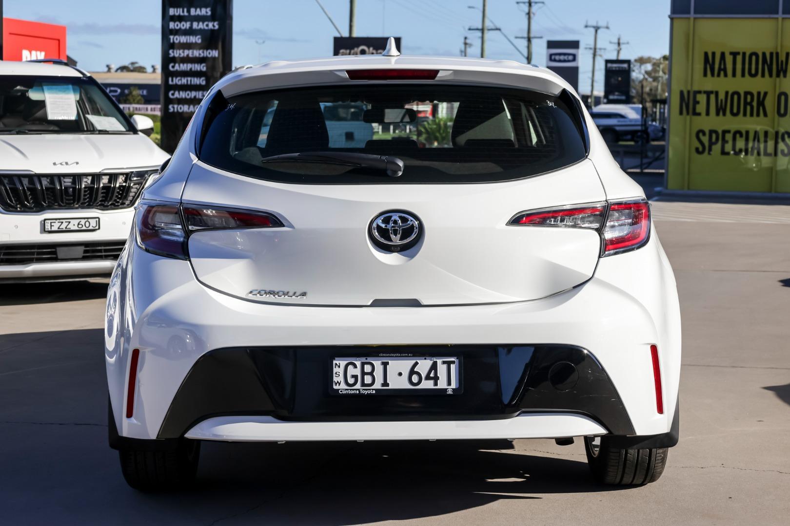 2022 Toyota Corolla Ascent Sport in White