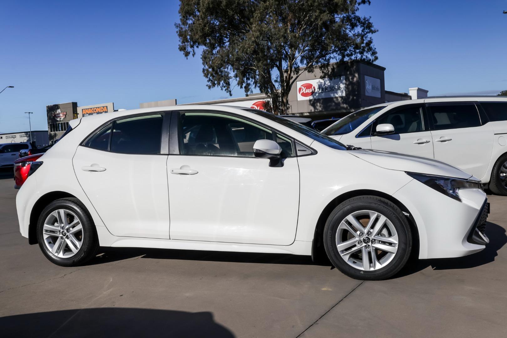 2022 Toyota Corolla Ascent Sport in White
