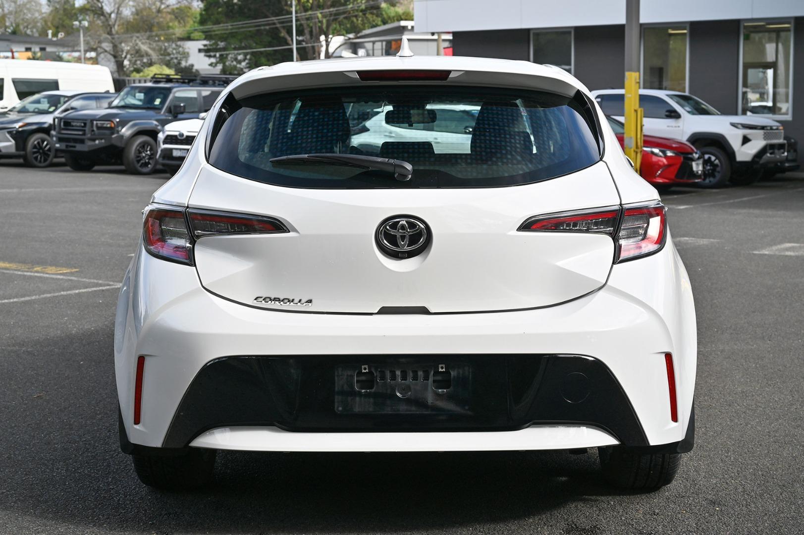 2022 Toyota Corolla Ascent Sport in White