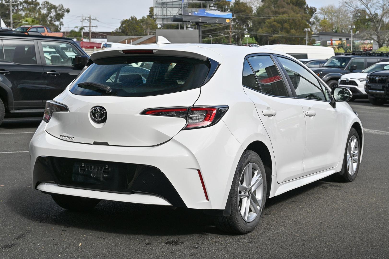 2022 Toyota Corolla Ascent Sport in White