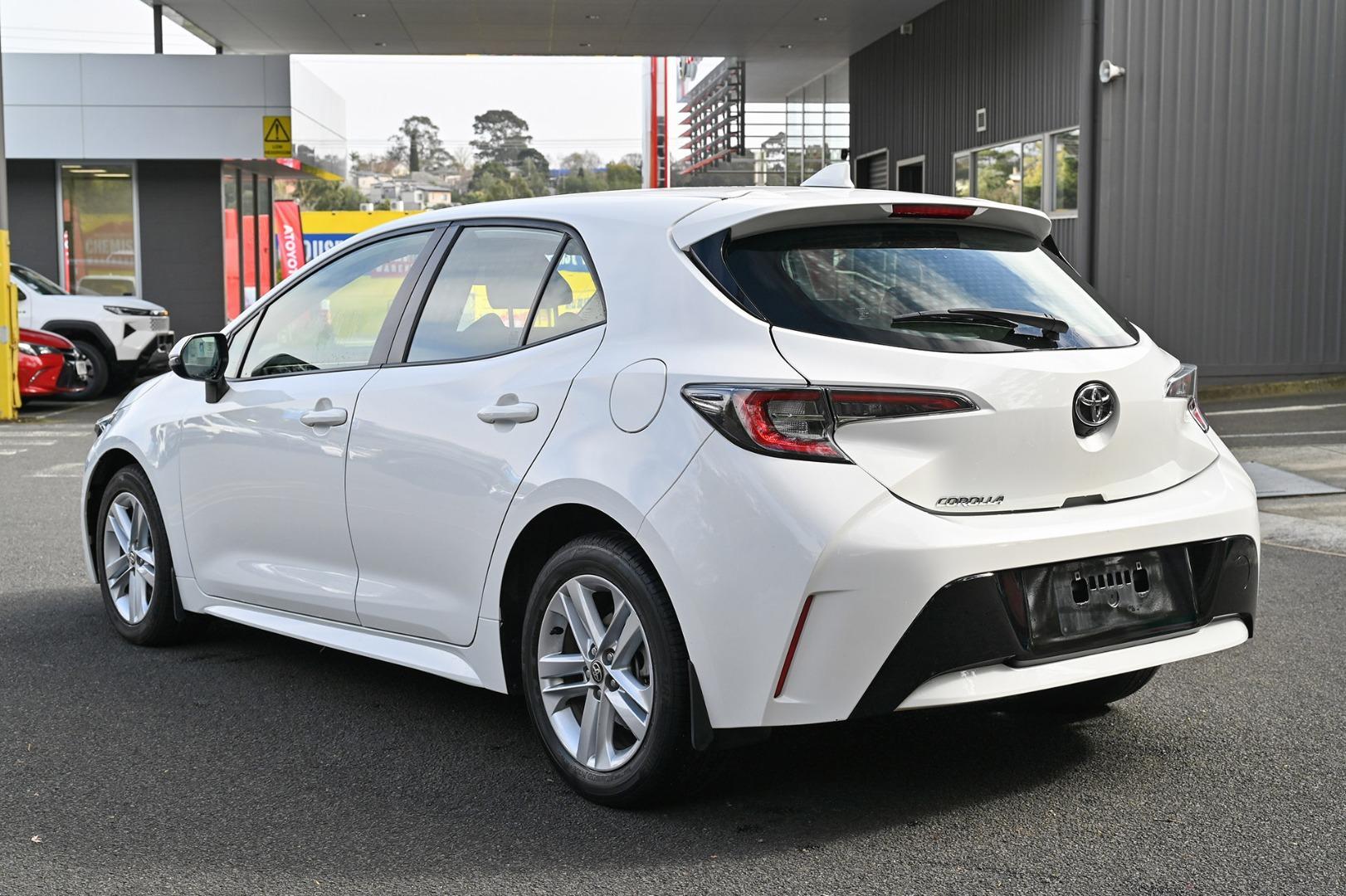 2022 Toyota Corolla Ascent Sport in White