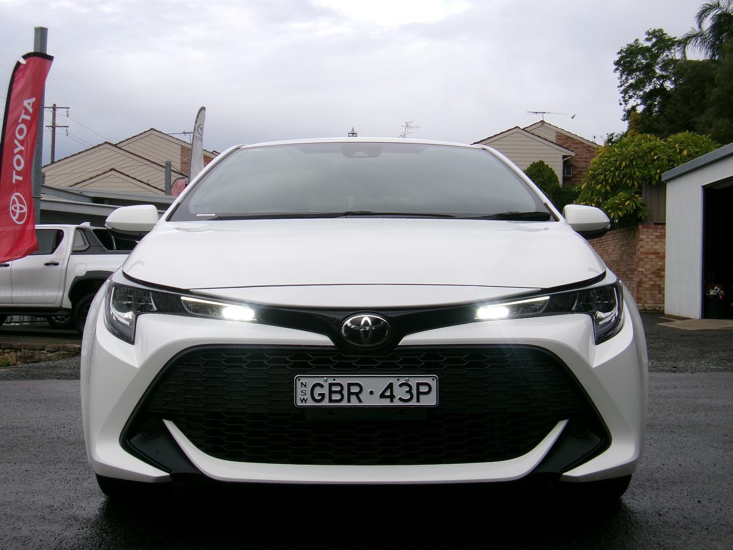 2018 Toyota Corolla Ascent Sport in White