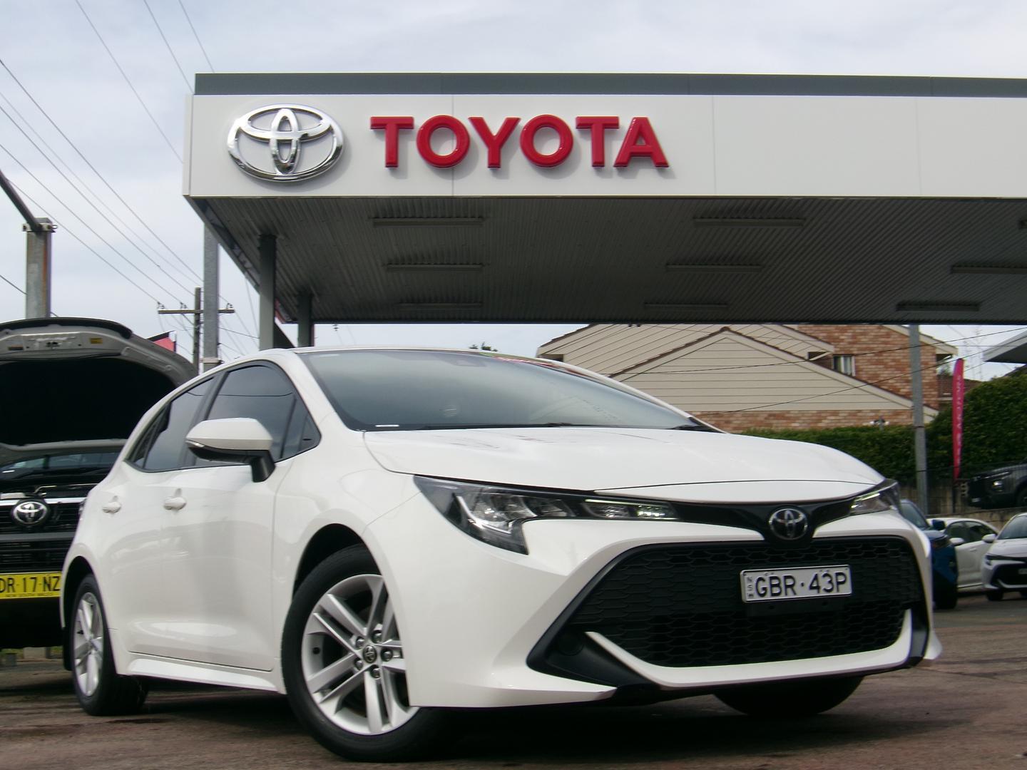 2018 Toyota Corolla Ascent Sport in White