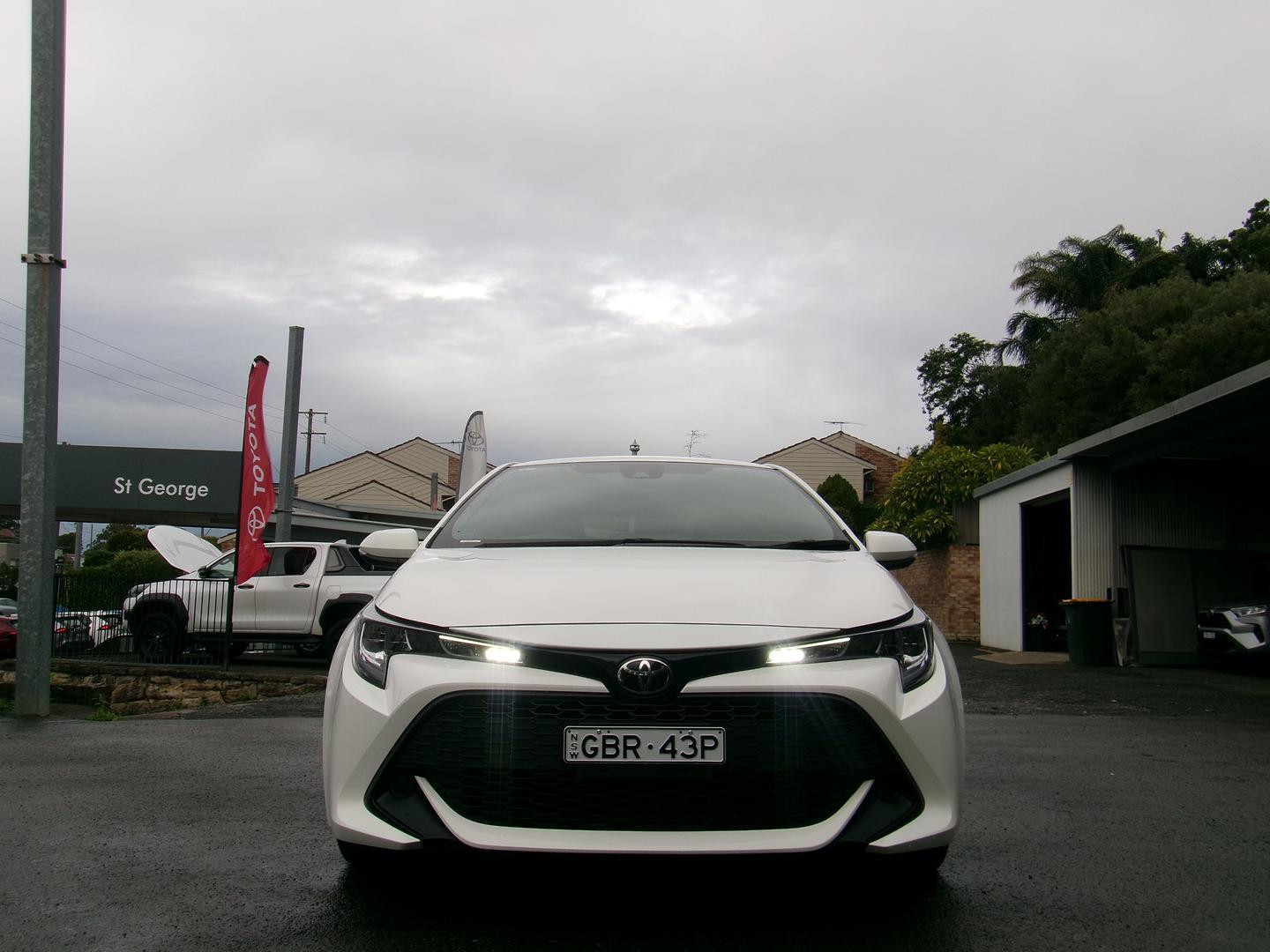 2018 Toyota Corolla Ascent Sport in White