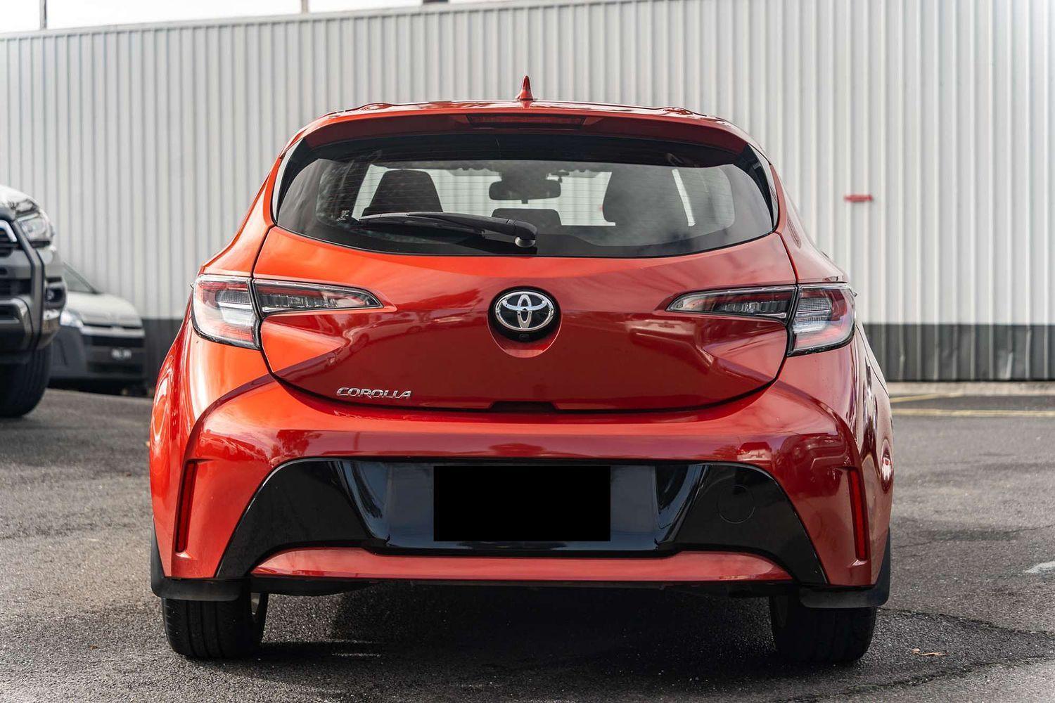 2018 Toyota Corolla Ascent Sport in Red