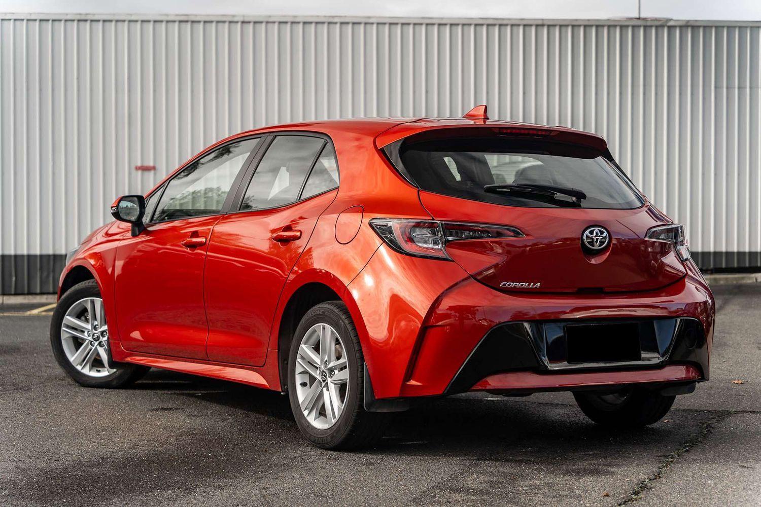 2018 Toyota Corolla Ascent Sport in Red