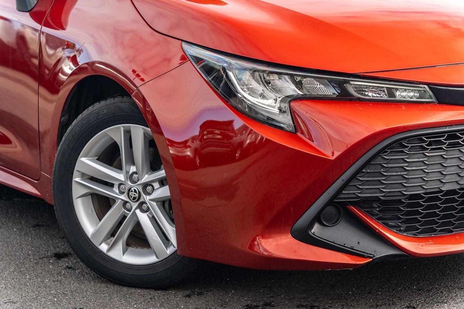 2018 Toyota Corolla Ascent Sport in Red