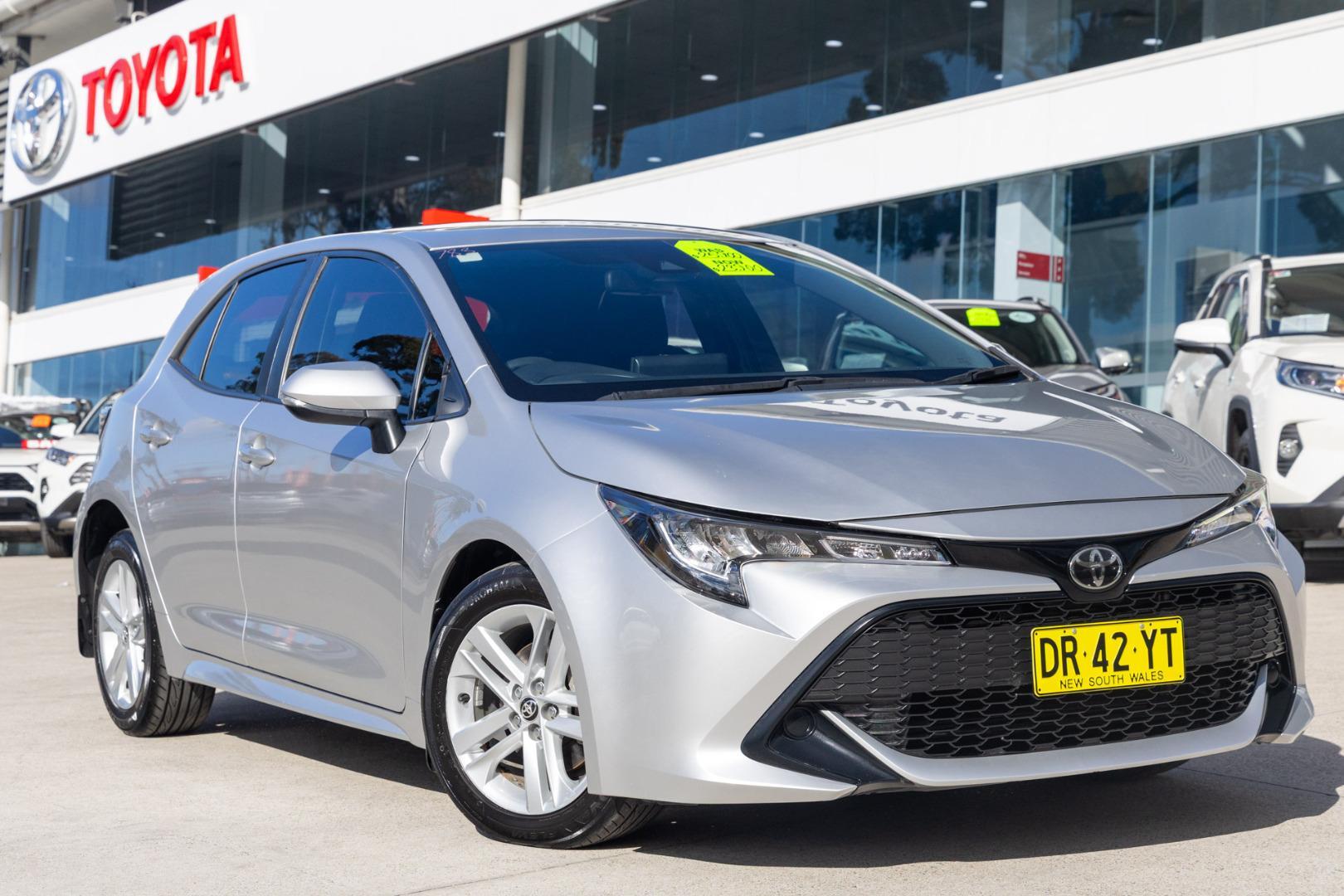 2018 Toyota Corolla Ascent Sport in Silver