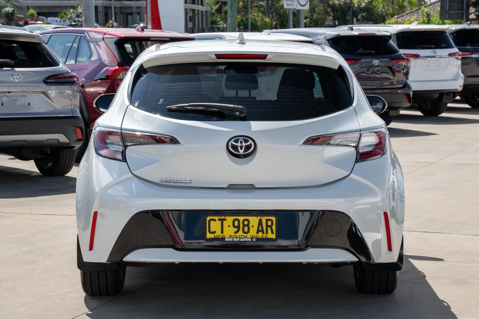 2018 Toyota Corolla Ascent Sport in White