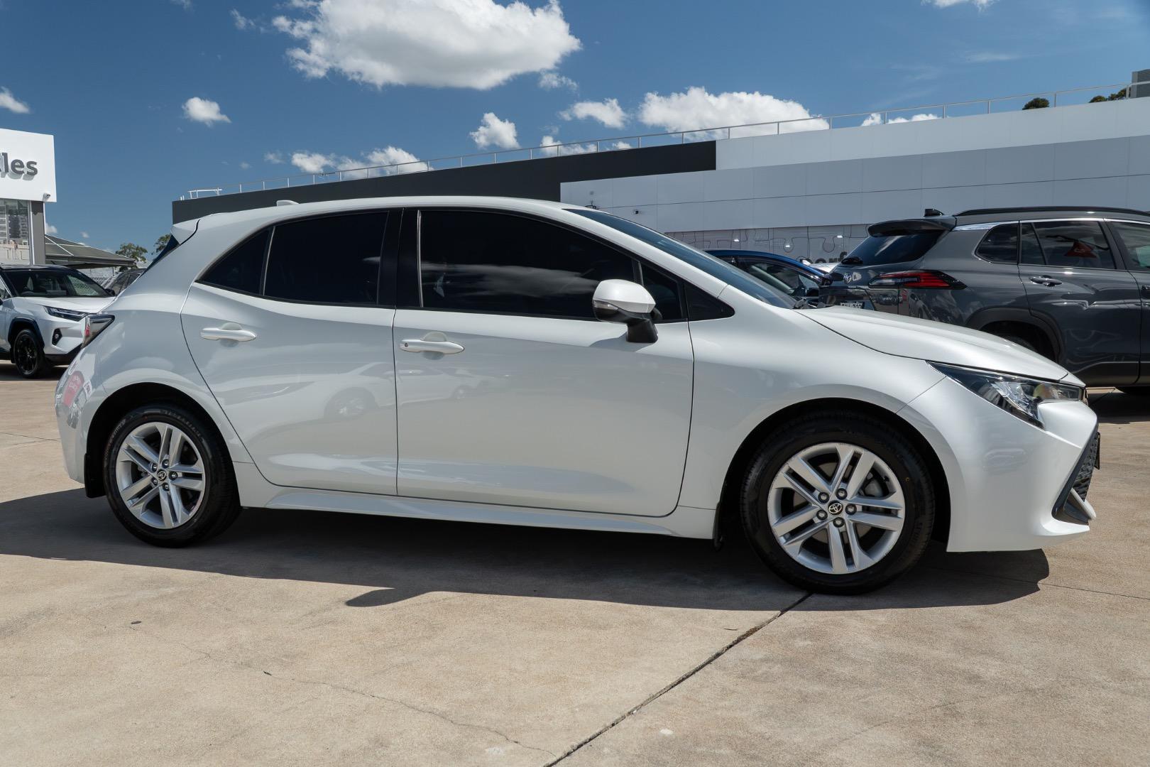 2018 Toyota Corolla Ascent Sport in White