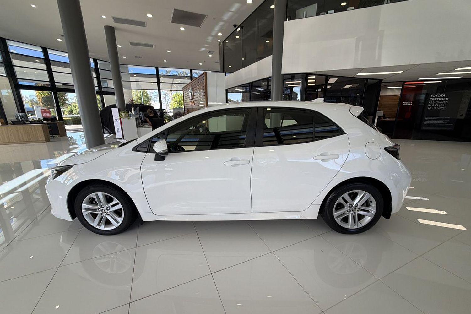 2019 Toyota Corolla Ascent Sport in White