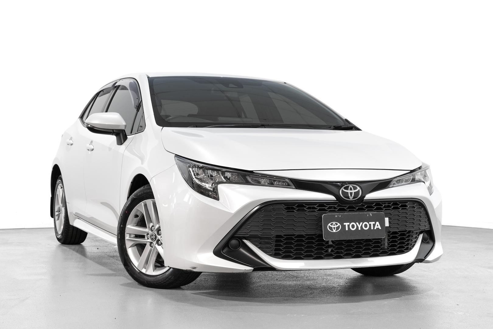2022 Toyota Corolla Ascent Sport in White