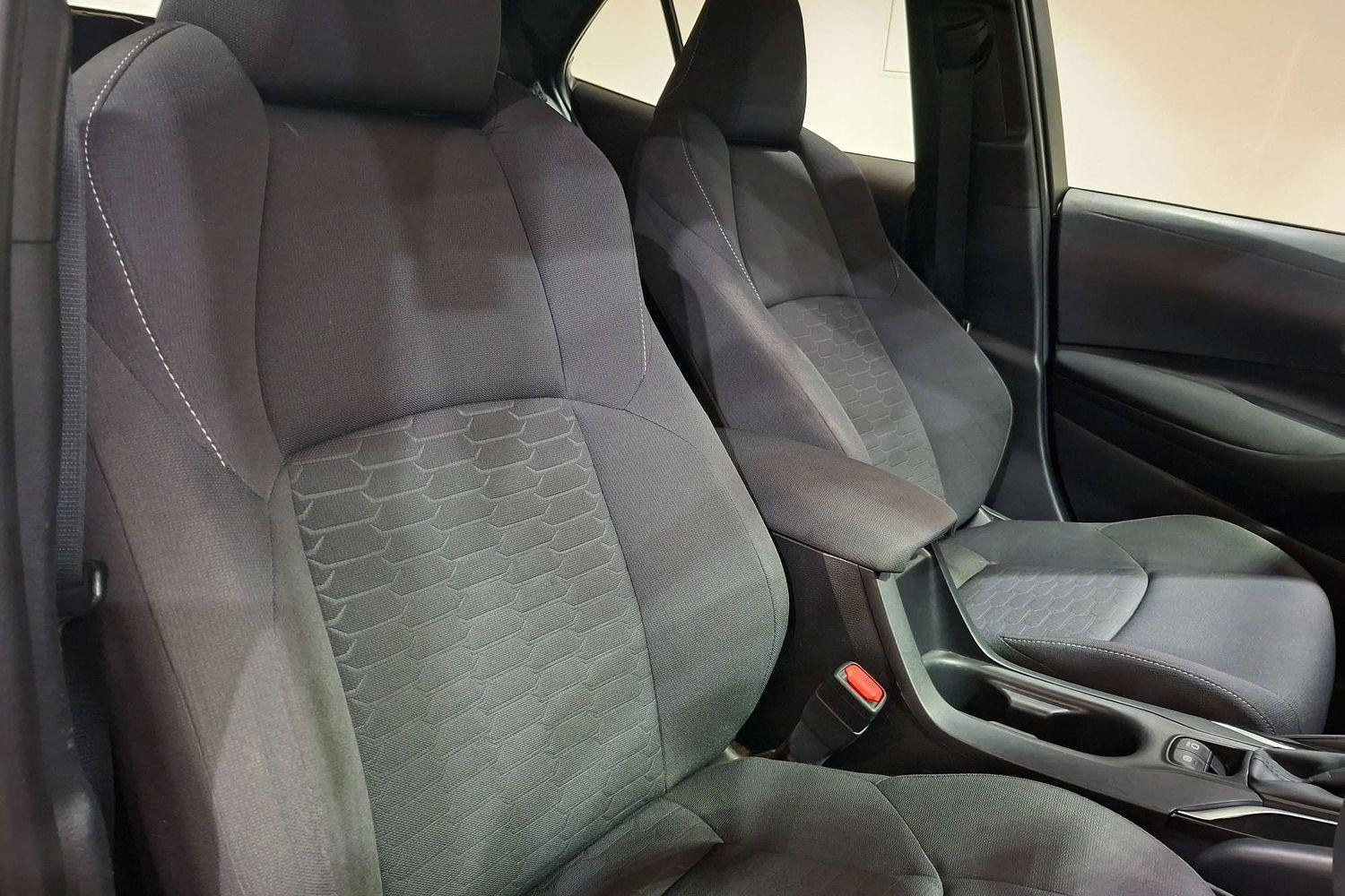 2021 Toyota Corolla Ascent Sport in Silver