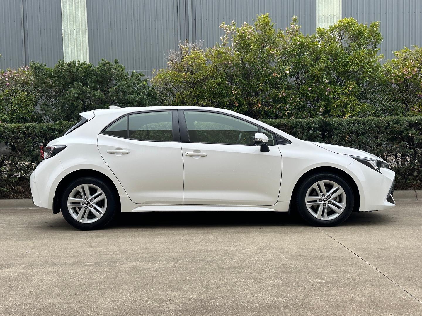 2022 Toyota Corolla Ascent Sport in White