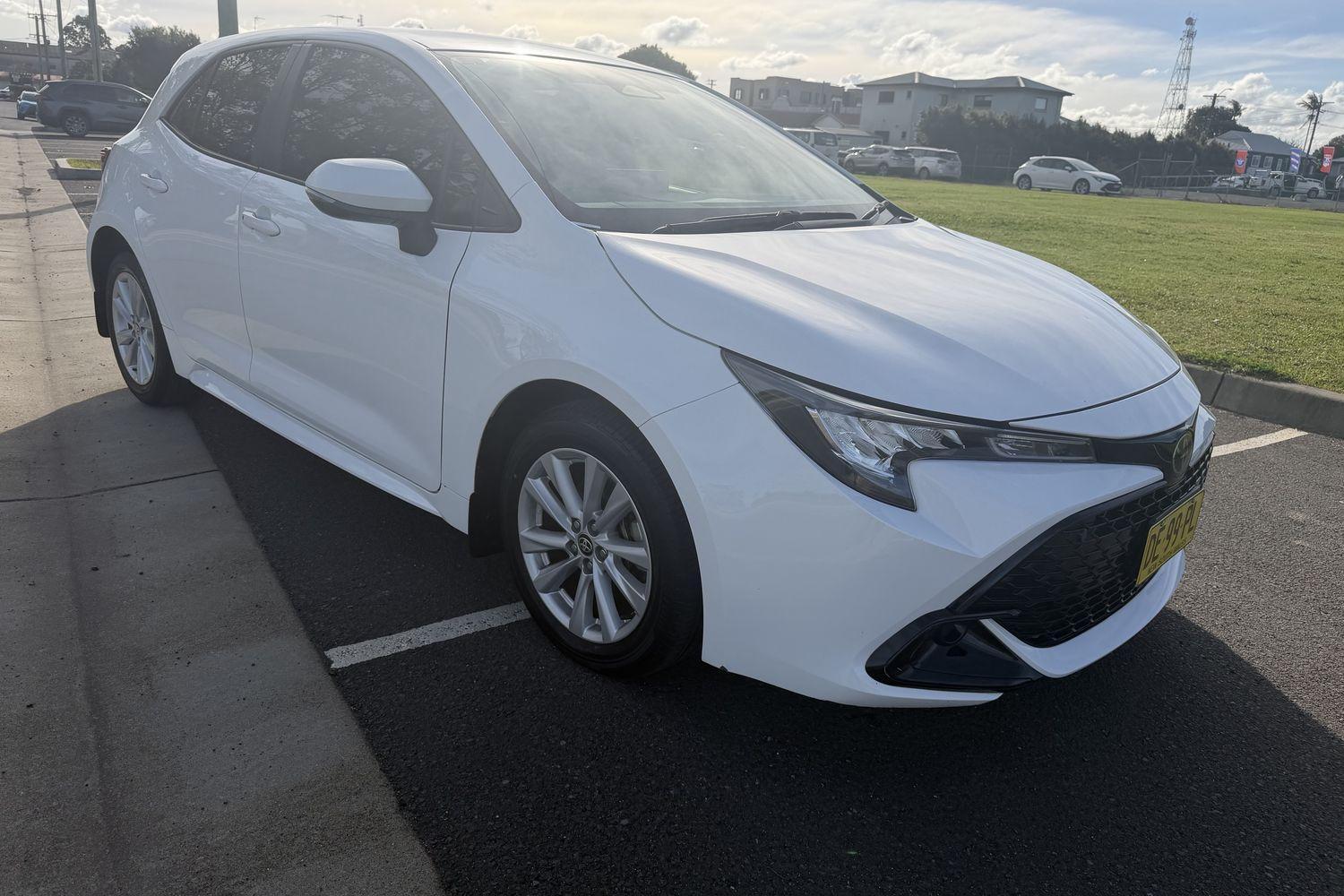 2022 Toyota Corolla Ascent Sport in White