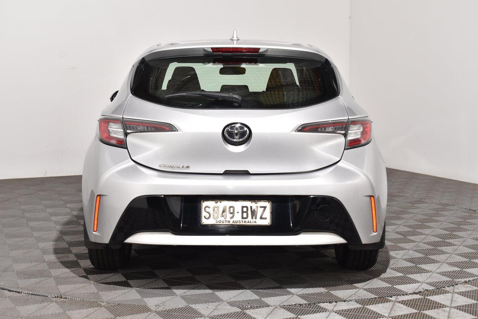 2018 Toyota Corolla Ascent Sport in Silver