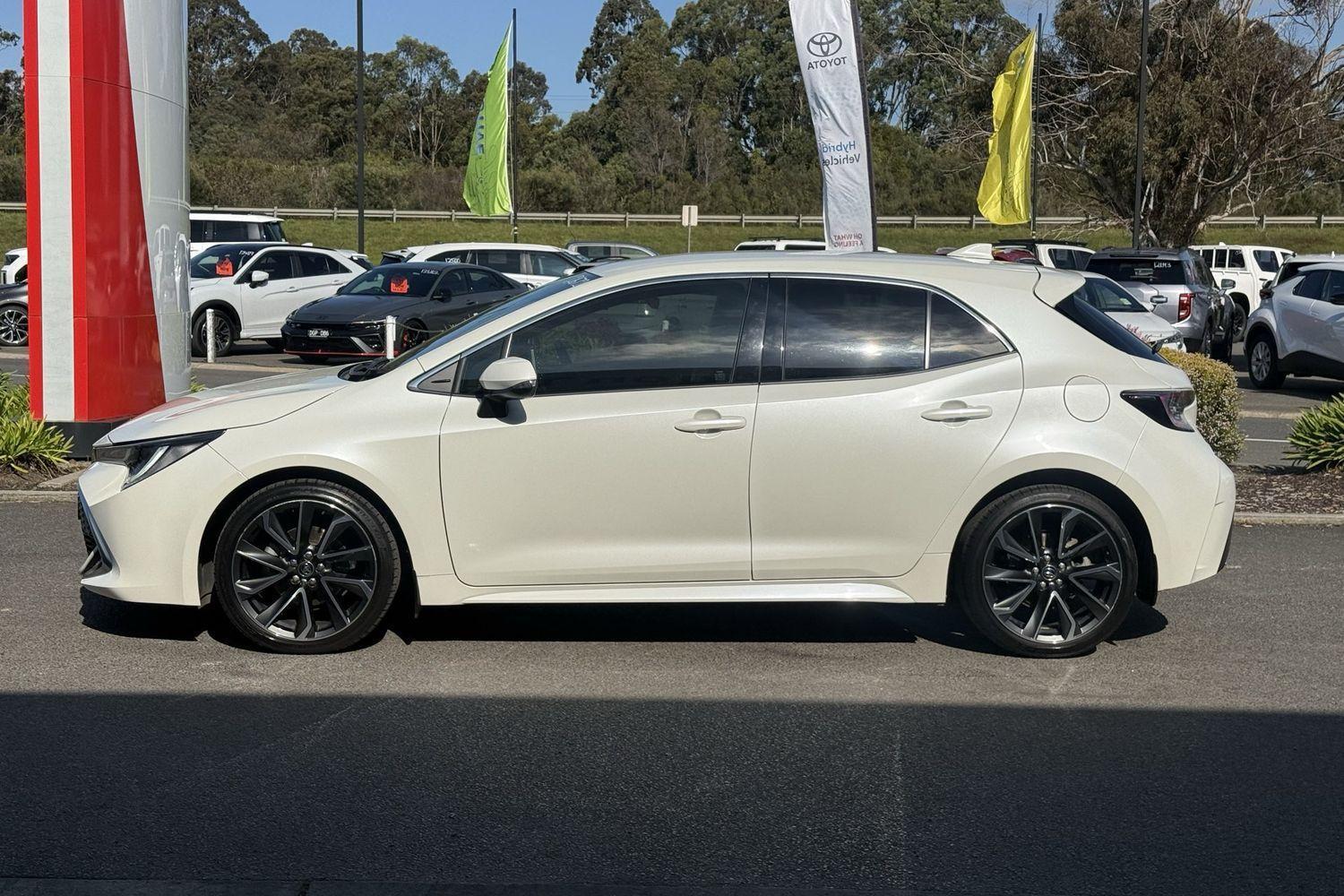 2018 Toyota Corolla ZR in White