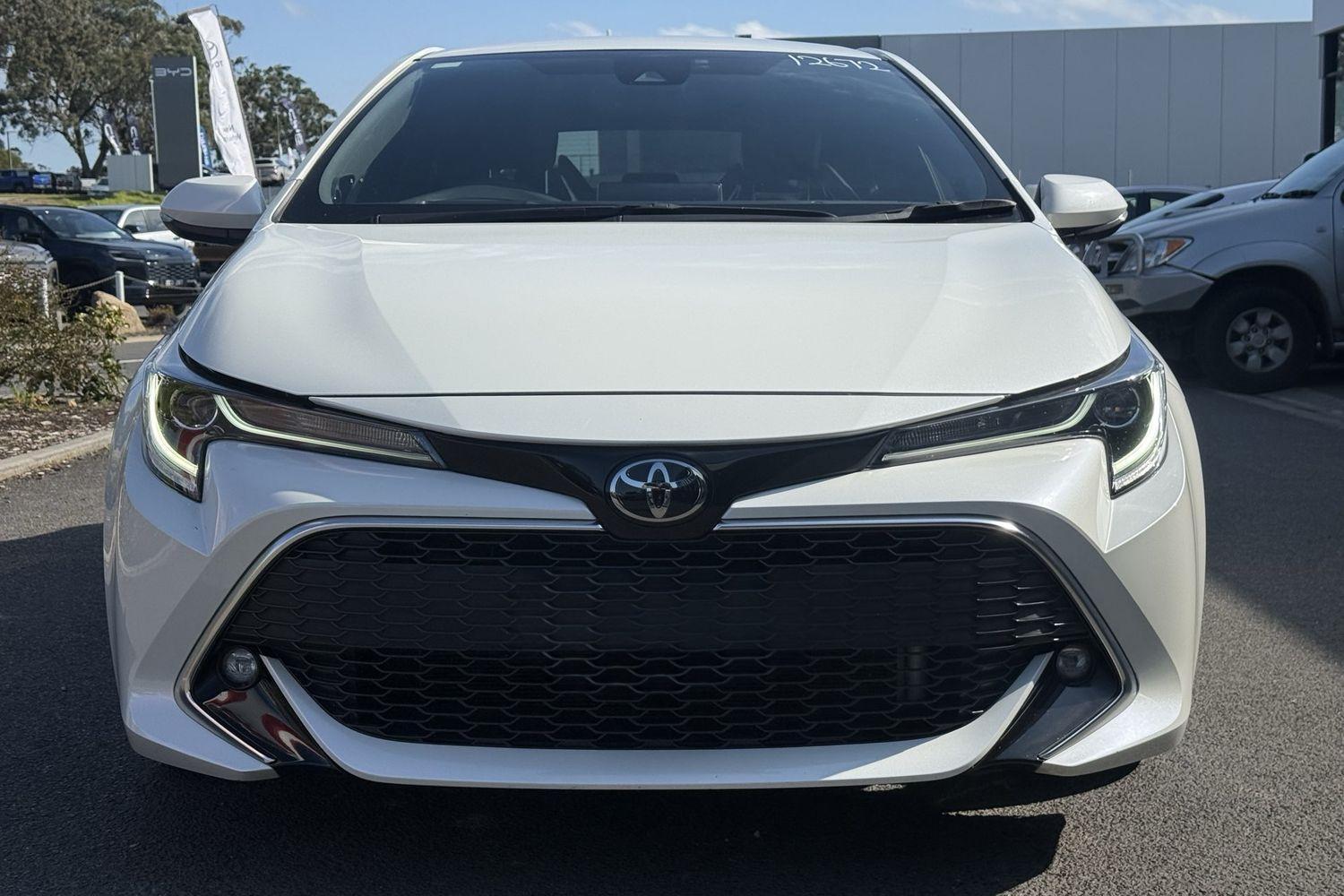 2018 Toyota Corolla ZR in White
