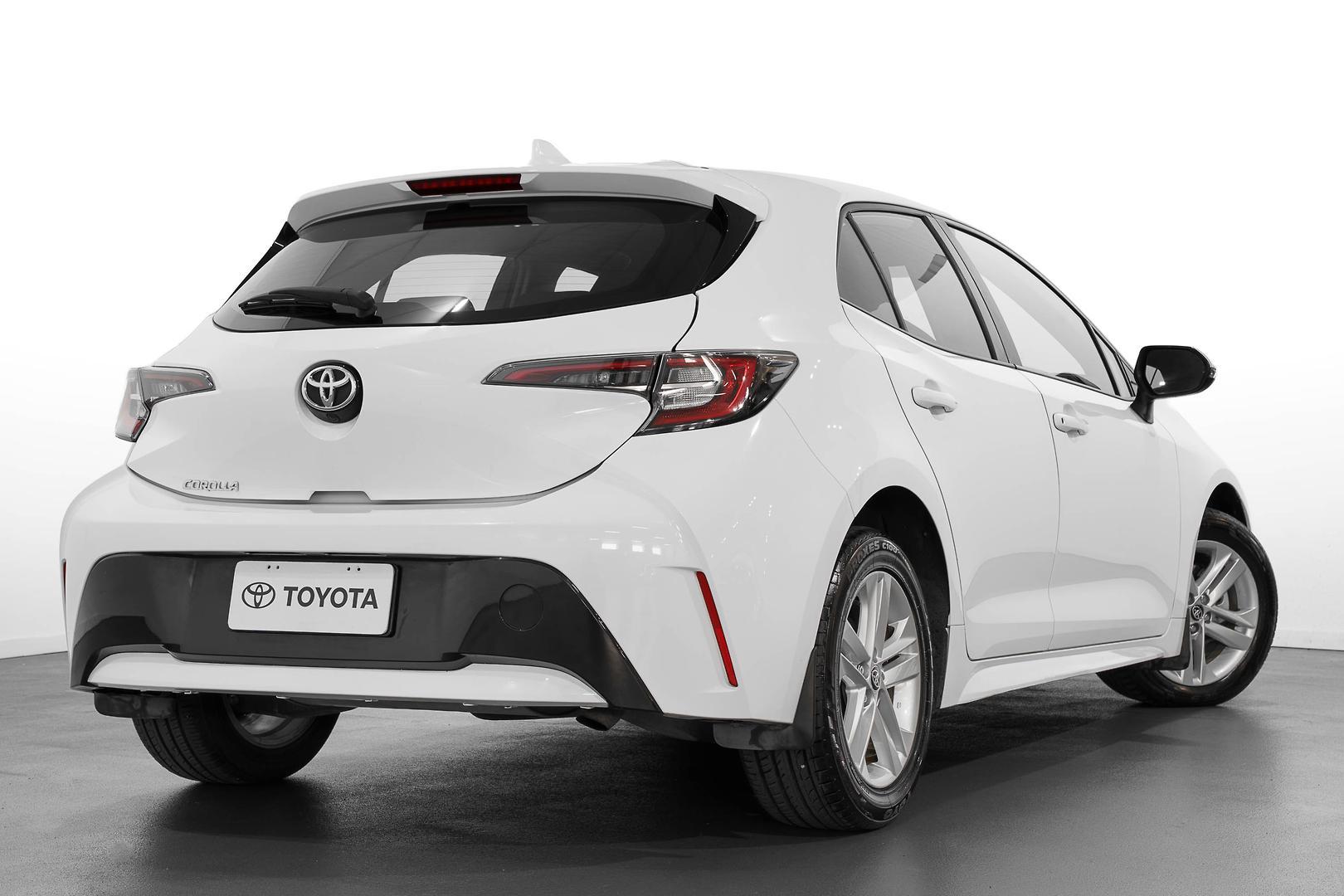 2021 Toyota Corolla Ascent Sport in White