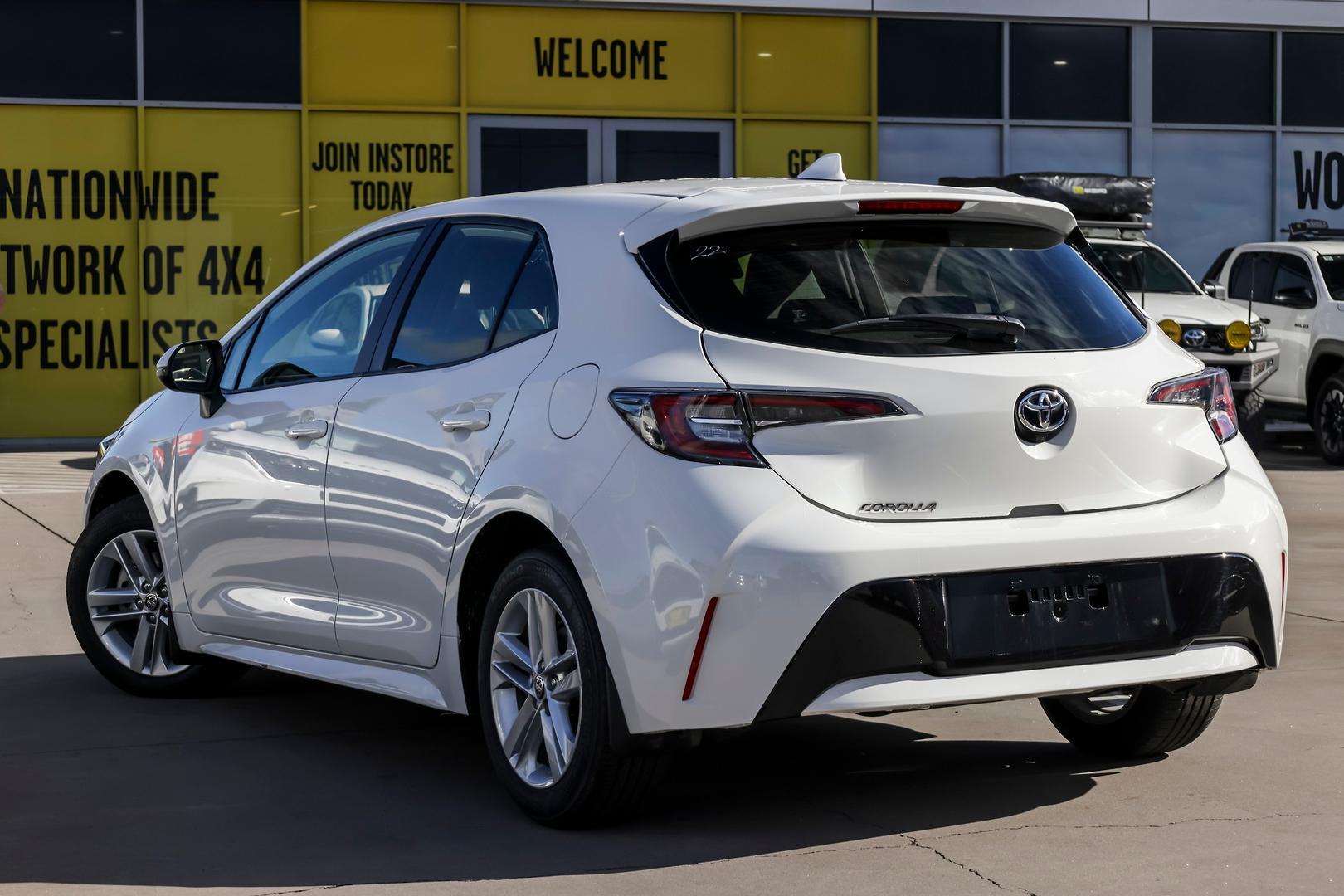 2022 Toyota Corolla Ascent Sport in White