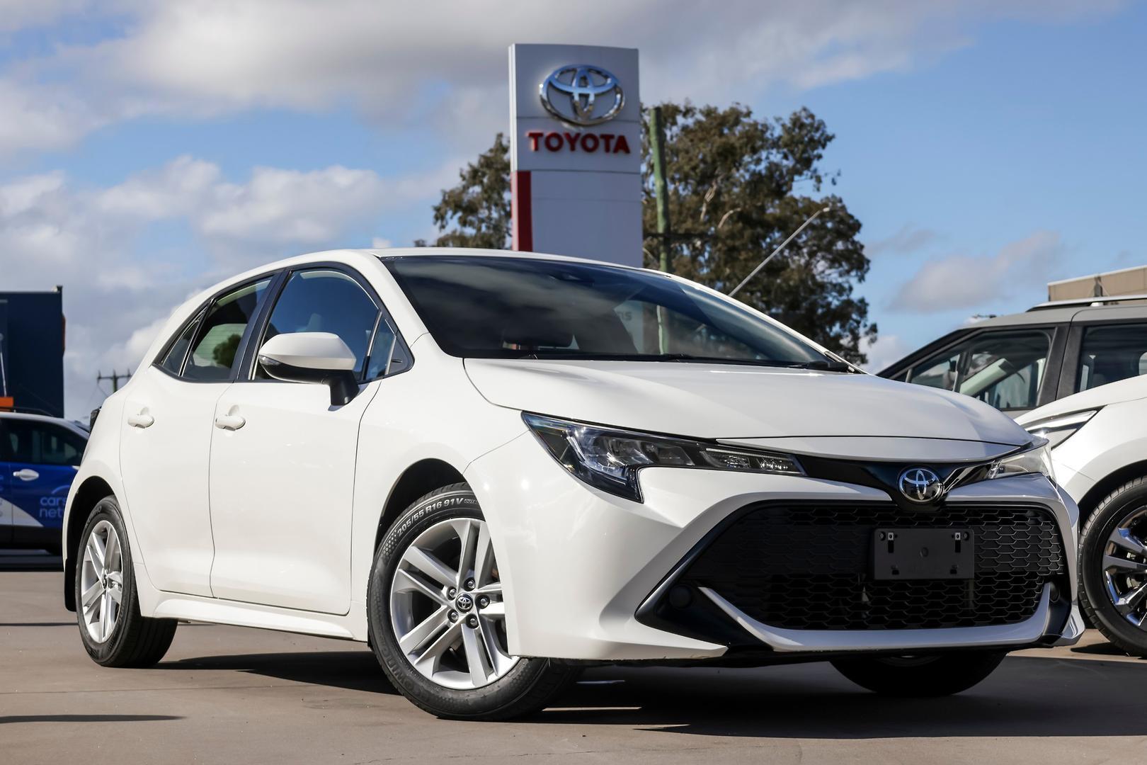 2022 Toyota Corolla Ascent Sport in White