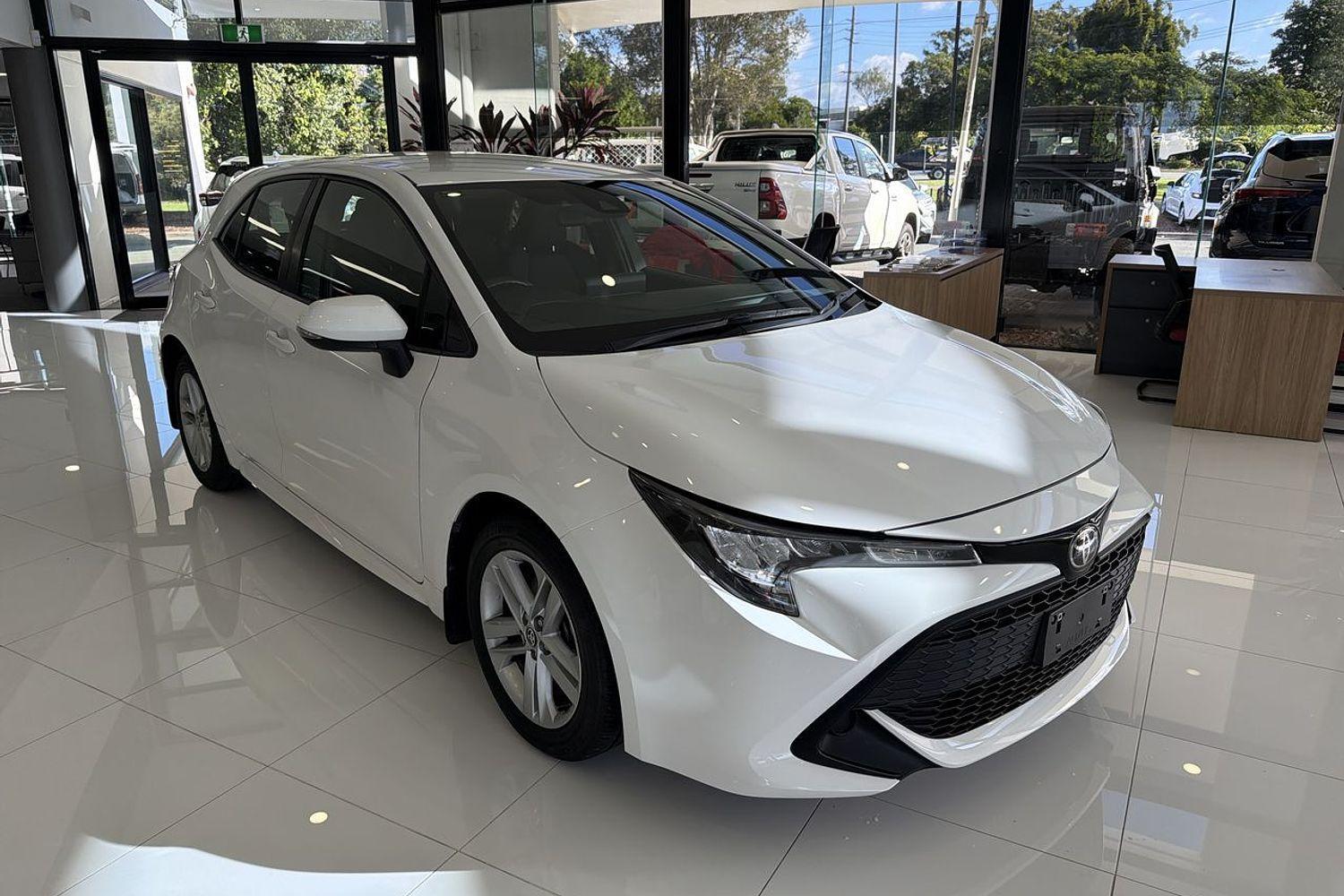 2018 Toyota Corolla Ascent Sport in White