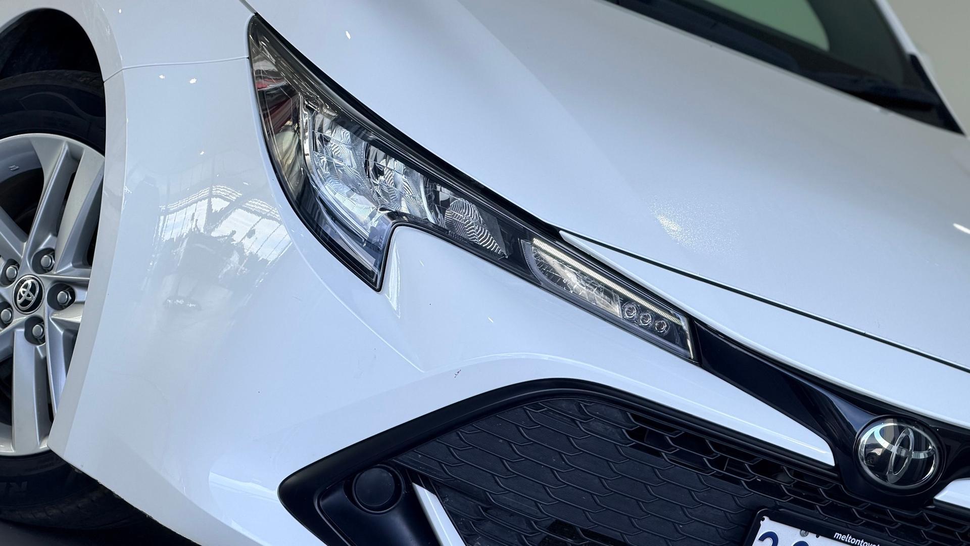 2022 Toyota Corolla Ascent Sport in White