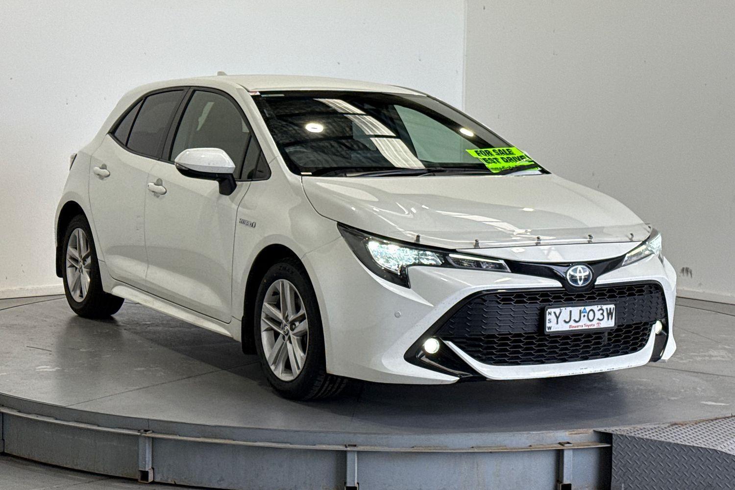2019 Toyota Corolla SX in White