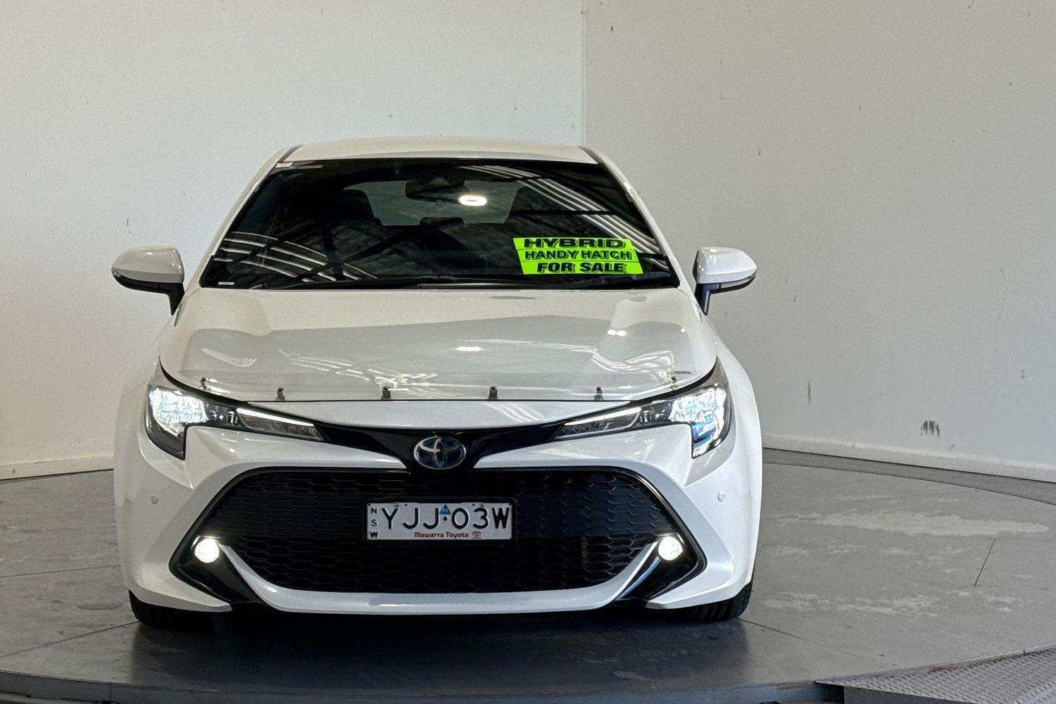 2019 Toyota Corolla SX in White