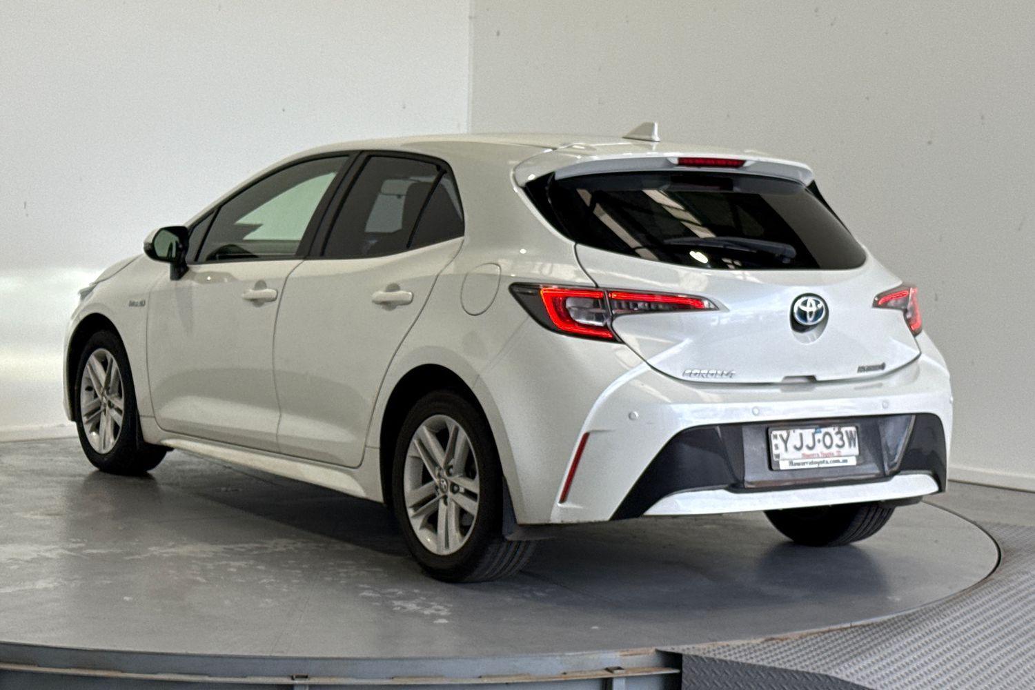 2019 Toyota Corolla SX in White