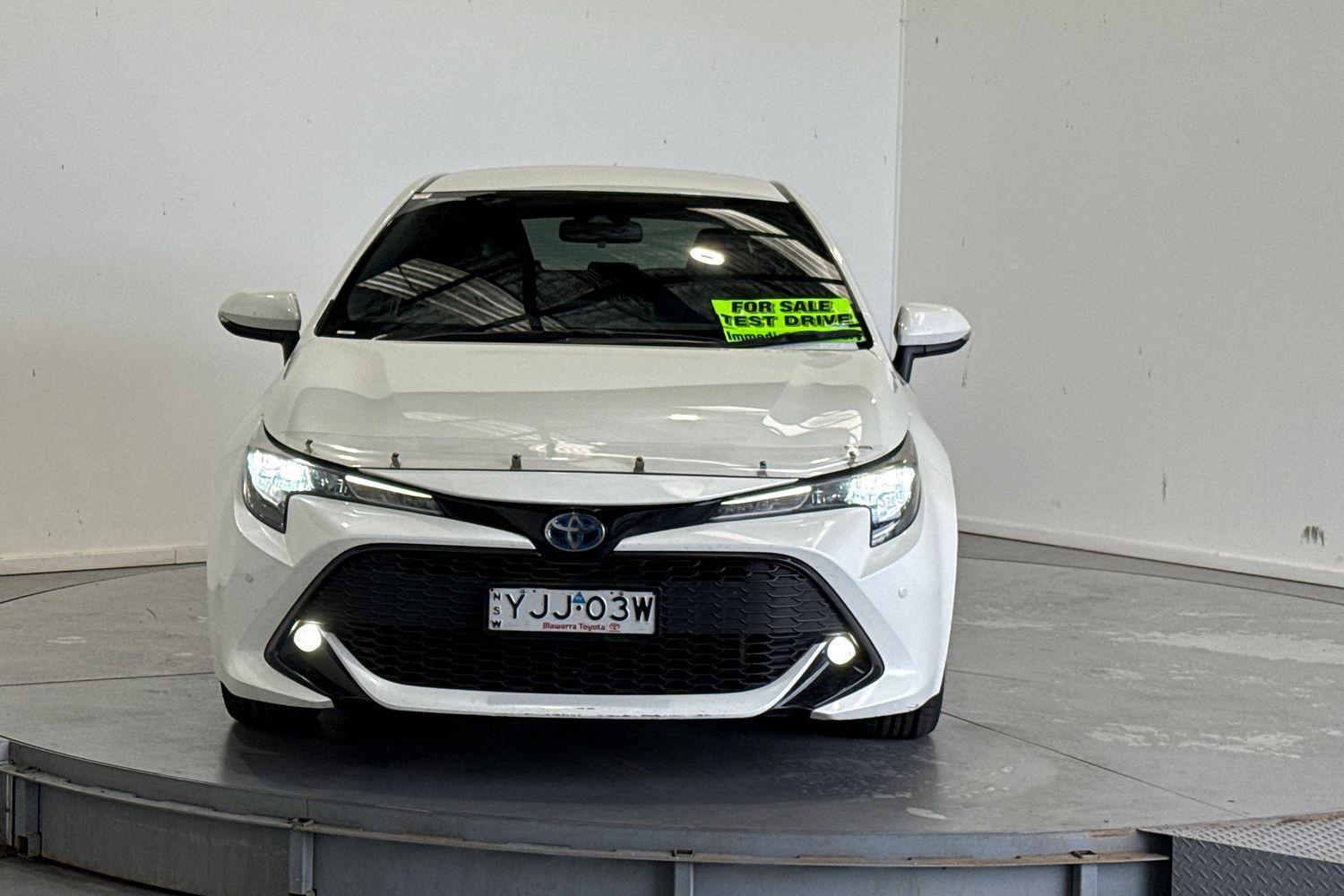 2019 Toyota Corolla SX in White
