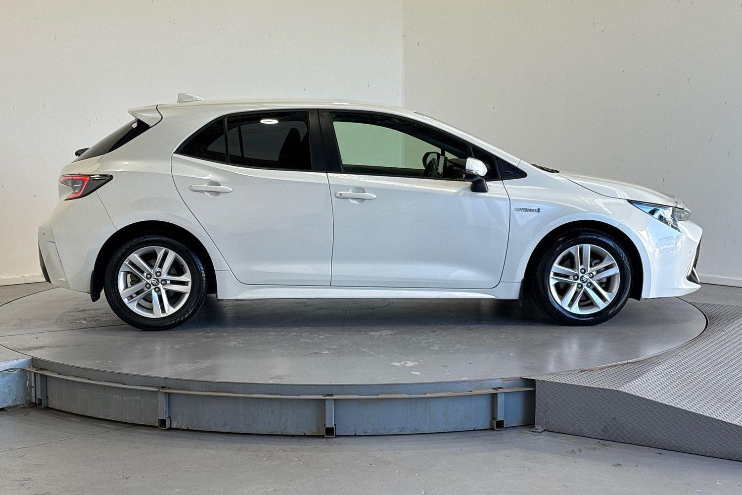2019 Toyota Corolla SX in White