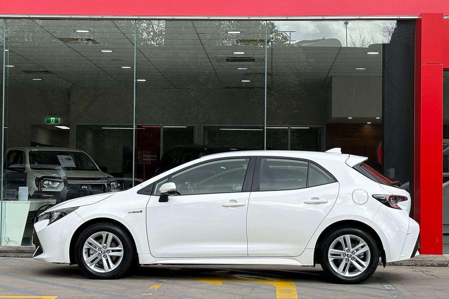 2019 Toyota Corolla Ascent Sport in White